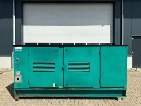 Iveco 7450 I 5.05 Petbow 50 kVA Silent noodstroom generatorset met automatische netovername ATS