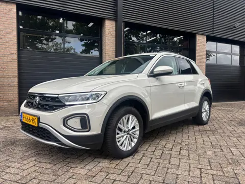 Volkswagen T-Roc 1.0 TSI Life Camera,PDC,Trekhaak,Navi,Led,Carplay