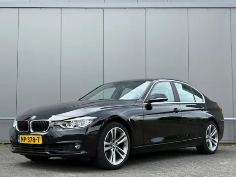 BMW 3 Serie 318i High Exec. - nap - automaat - Navi - airco -