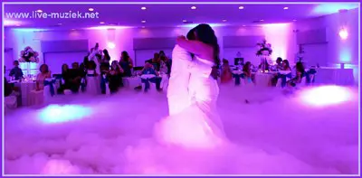 De ultieme bruiloft en party dj-drive-in-show