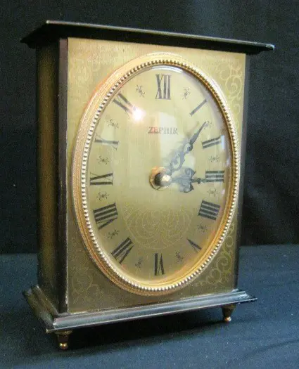 Klass. tafelklok,elektro-mechanisch uurw, gst,notenkl,1.5v