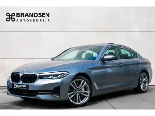 BMW 5 Serie 540i High Executive Pano-Head up-Trekhaak-19"-Keyless