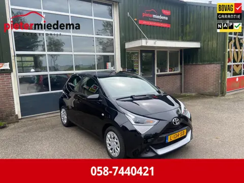 Toyota Aygo 1.0 VVT-i x-play / Zwart / Apple carplay / Android auto / Camera