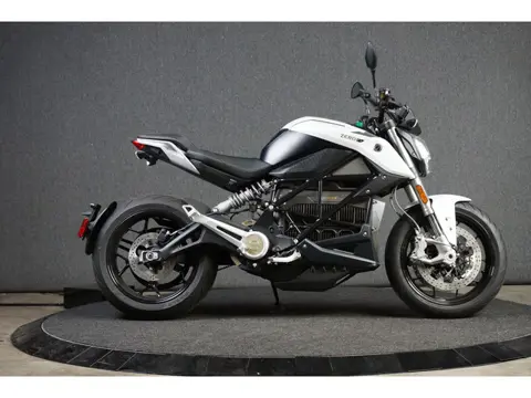 zero S 2024 € 3.000,- IN PRIJS VERLAAGD A1 RIJBEWIJS GESCHIKT!!