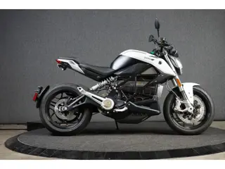 zero S 2024 € 3.000,- IN PRIJS VERLAAGD A1 RIJBEWIJS GESCHIKT!!