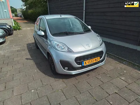 Peugeot 107 1.0 Active Zeer lux.s Zeer lux,s.