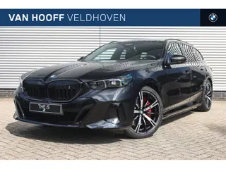 BMW i5 Touring eDrive40 M Sport / Panoramadak / Trekhaak / Adaptieve LED / Parking Assistant Plus / 