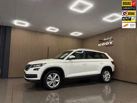 Skoda Kodiaq 1.5 TSI Ambition Business * Automaat / Carplay / Trekhaak / 18" LM Velgen / NL Auto *