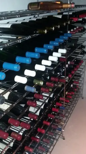 Zeer degelijk metalen wijnrek / flessenrek 100 - 216 fl.