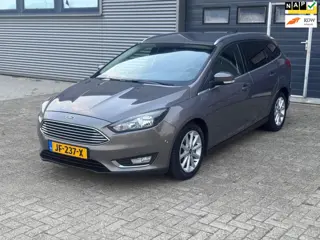 Ford Focus Wagon 1.0 First Edition - ALLE OPTIES - ZEER NETJES - NAVI - LM VELGEN - TREKHAAK - NWE A
