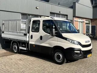 Iveco Daily 35S11D 2.3 345 Airco Trekhaak 3500kg trekgewicht 6-Persoons Open laadbak Pick-up P-up Ba