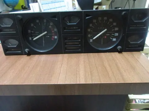 Instrument panel Fiat 130 Coupè