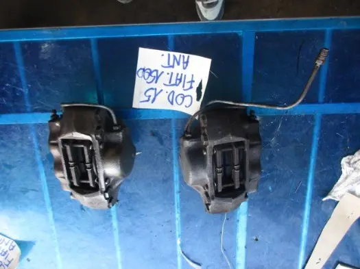 Front brake calipers Fiat 1500