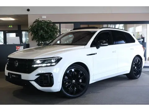 Volkswagen Touareg 3.0 TSi eHybrid R 4MOTION 462PK Pano Lucht Leder Cam