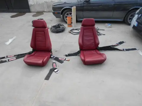 Front seats and belts De Tomaso Pantera Gt5 America
