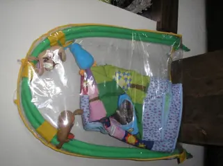 Baby speelkleed , fabeltjeskrant, met speelmogelijkheid