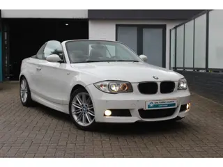 BMW 1-serie Cabrio 118i High Executive M Pack, Navigatie, Leer, Xenon, PDC, MF Stuur, Windscherm, Ne