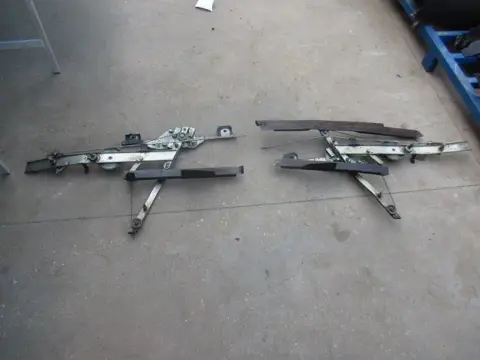 Lift window mechanisms for Maserati Mistral