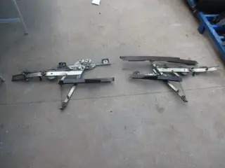 Lift window mechanisms for Maserati Mistral