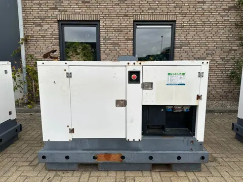 Iveco FPT F32 AM1A Leroy Somer 32 kVA Silent generatorset 21 hours !