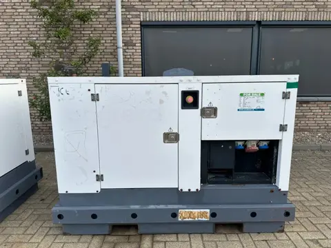Iveco FPT F32 AM1A Leroy Somer 32 kVA Silent generatorset 667 hours !