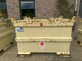 Tolsma Kiwa IBC 1150 liter Dieseltank Milieutank (bj 2010)