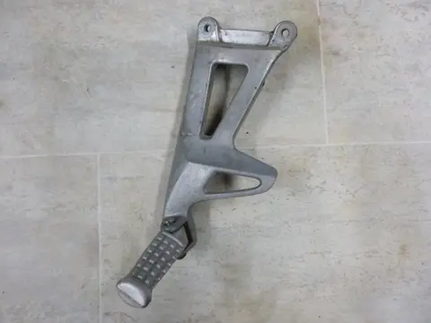 DUO VOETSTEUN LINKS Triumph Sprint ST 955 1999 - 2005