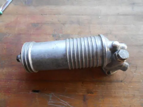 Oil filter with support for Maserati 3500 and Mistral