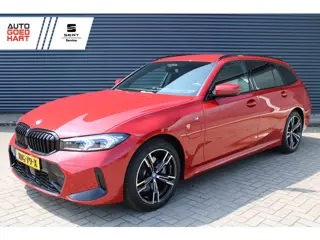 BMW 3 Serie Touring 330e M-Sport Melbourne-Red Metallic Adaptive-Led Head-Up Harman-Kardon 360-Carme