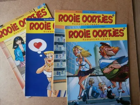 Rooie oortjes 5 adv6958