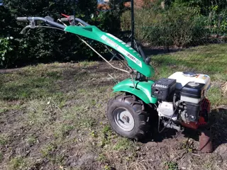 Tuinfrees: Minny Honda Tuintractor enkelas evt frees maaibalk