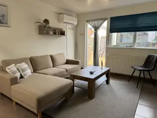 Sfeervolle bungalow met airconditioning op begane grond nabij centrum