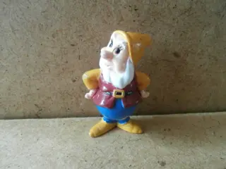 Sneeuwwitje 7 dwergen poppetje 8 adv7722