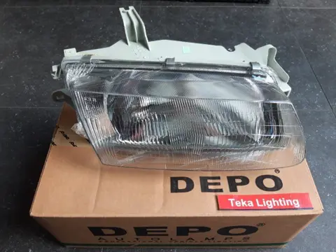 Mazda 323 Sedan Koplamp Depo 216-1126R Rechts NOS