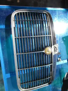 Front grill for Jaguar Xj6 series 1