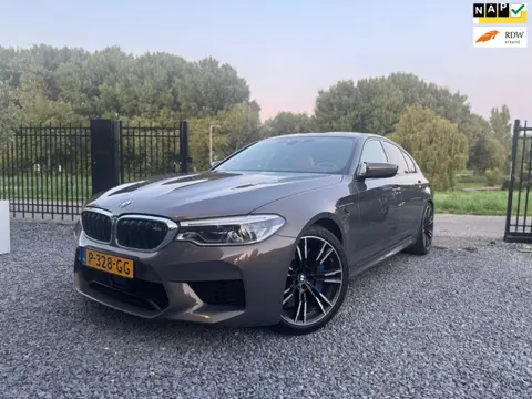 BMW 5-serie M5 /Carbon/ Headdup / Dealer onderhouden /Stoel massage/ VOL