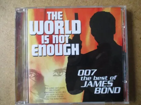 The best of james bond adv8299