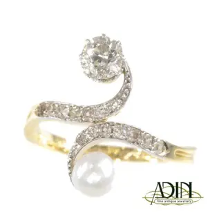 Verlovingsring met prachtige parel en diamant