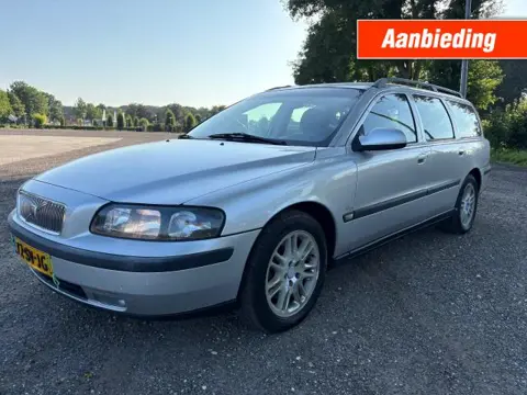 VOLVO V70 2.4 T / AUTOMAAT / AIRCO / CRUISE / VAKANTIE AANBIEDING!