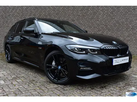 BMW 3-serie Touring 330e High Executive M-Pakket, Pano, Apple Carplay, Achteruitrijcamera, Carbon