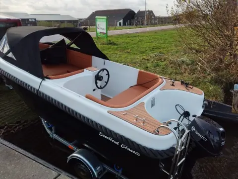 Op voorraad luxe 4.70m en 5m Sloepen voor het hele gezin.