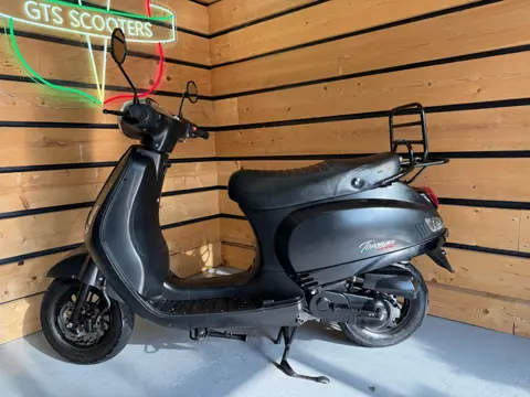 GTS Snorscooter Toscana Pure (bj 2019, automaat)