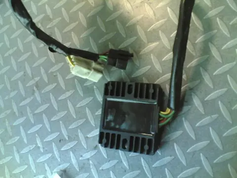 SPANNINGSREGELAAR Honda CBR 600 F 1999 - 2000