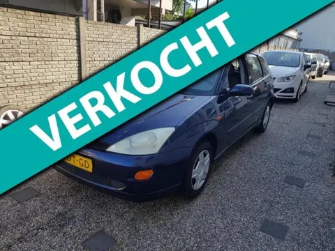 Ford Focus 1.6-16V Ghia Met airco ijskoud