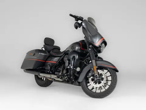Harley-Davidson FLHXSE CVO Street Glide (bj 2018)