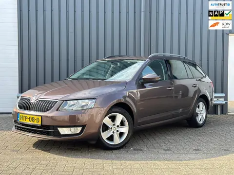 Skoda Octavia Combi 1.2 TSI Greentech Cruise Parkpilot DSG