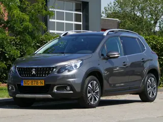 Peugeot 2008 1.2 PureTech Allure | navigatie | all-season-banden | panoramadak