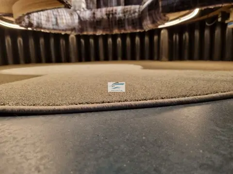 Festonneren / afwerken tapijt en matten