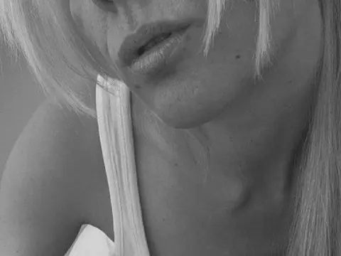 Ambertje (41) #Eindhoven, NL Hey jij daar ! Kom je gezellig bij mij #chatten