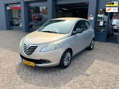 Lancia Ypsilon 0.9 TwinAir Silver Plus 5DRS|Airco